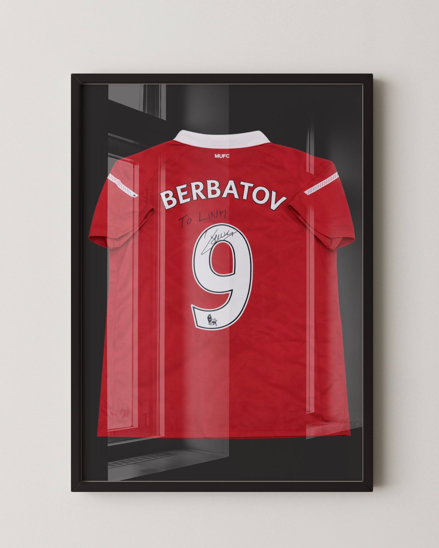 BERBATOV - SIGNED MANCHESTER UNITED 2010/2011 JERSEY