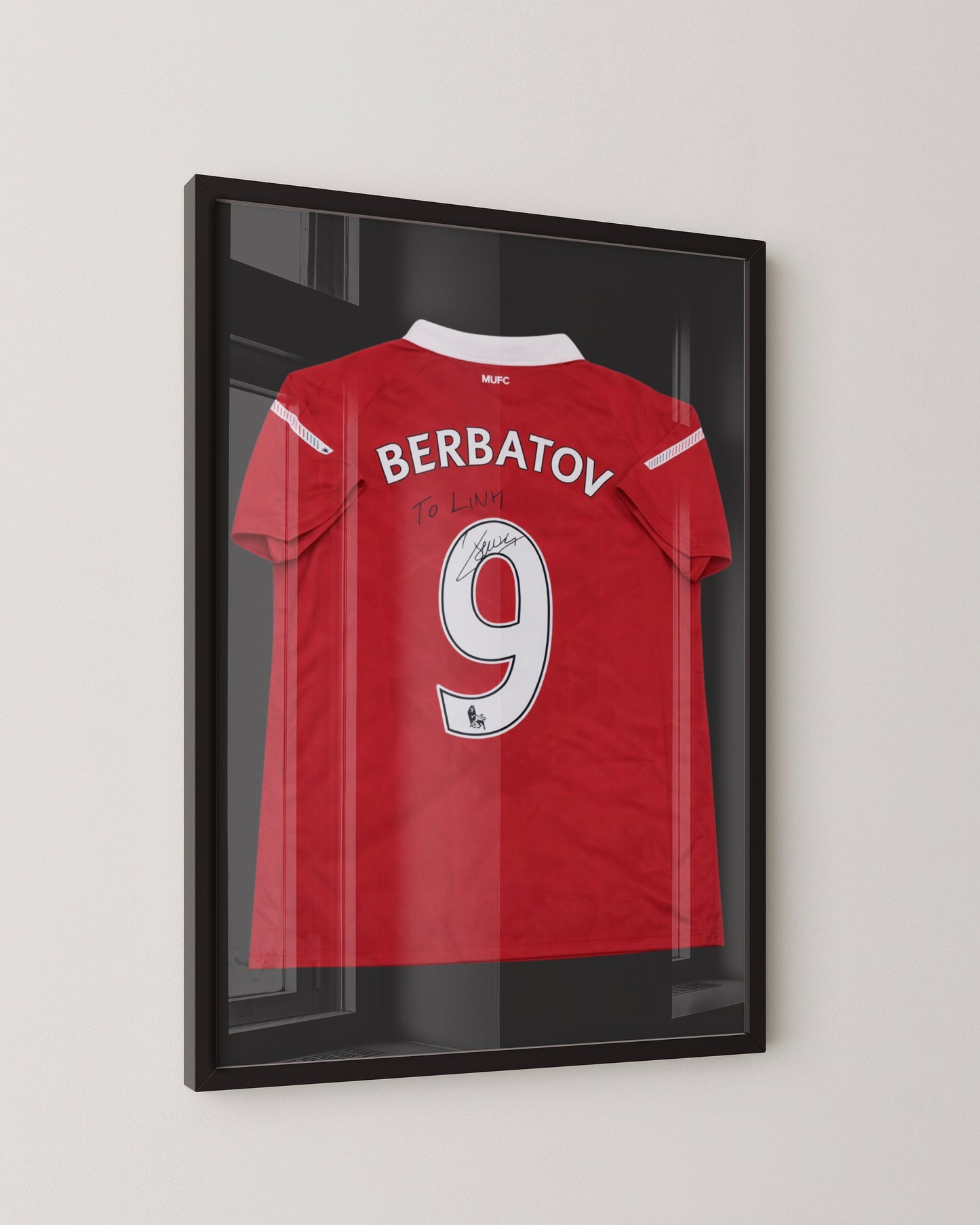 BERBATOV - SIGNED MANCHESTER UNITED 2010/2011 JERSEY